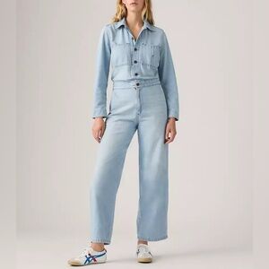 Levi’s 
ICONIC JUMPSUIT